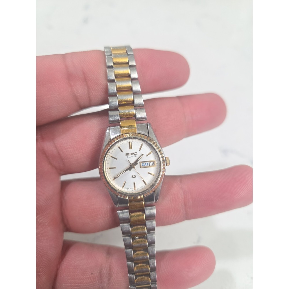Vintage 1993 SEIKO SQ DAY-DATE Women's Watch Gold/Silver Tone 3Y03-0169